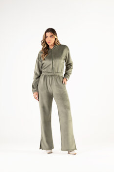 CALÇA FEMININA EM VELUDO WIDE LEG